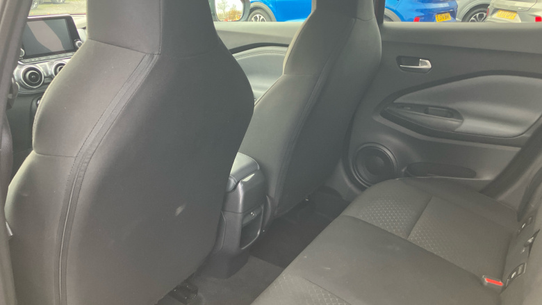 Nissan Juke 1.0 DiG-T 114 N-Connecta 5dr DCT Petrol Hatchback